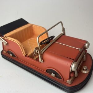 Retro botsauto in het oranje